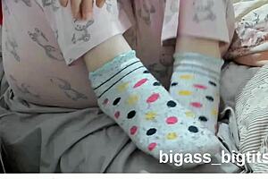 Hey check my milf socks feet fetish play