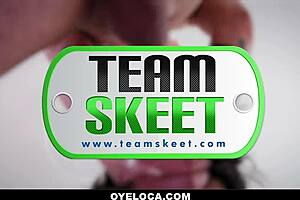 innocent teen's bubble butt shocks horny dude on teamskeet 😱🍑