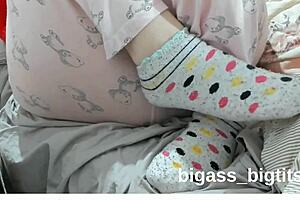 Hey check my milf socks feet fetish play