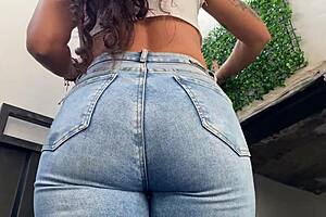 quick fuck with big ass stepmom before getting caught