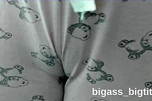 check out this camel toe bulging while i masturbate in pajamas