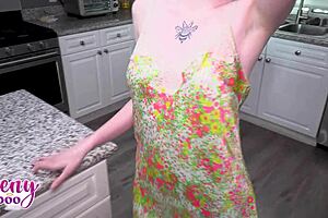 Boss fills babysitter sunny daze's pussy creampie on kitchen counter!