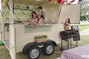 wanna see this tattooed latina get railed hard on the pizza truck counter?