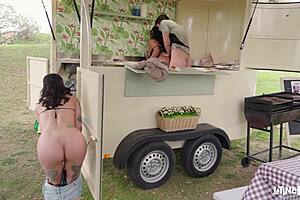 wanna see this tattooed latina get railed hard on the pizza truck counter?