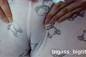 camel toe pussy in pajamas needs rubbing now