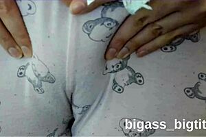 camel toe pussy in pajamas needs rubbing now