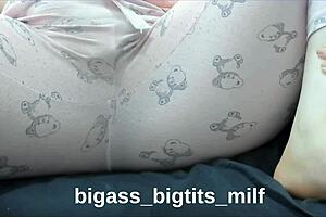 Curvy latina milf masturbates in pajamas?