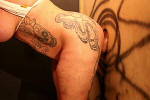 festa boa na mansao deleite com gloryhole creampie