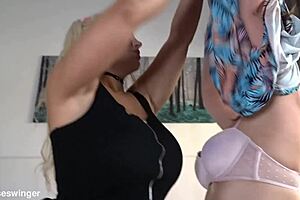 fucking machine montse and blondie fesser