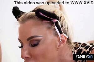 Big ass stepmom dressed as cougar fucks