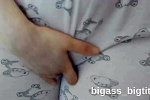 Camel toe masturbate pajamas cameltoe on curvy teen
