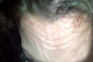 maya hyuga aprontando com idosa de 73 anos no banho