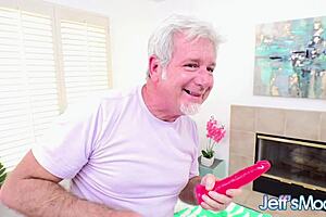 mature plumper asks masseur for rubdown