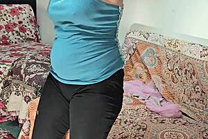 Erotic dance before arabic anal