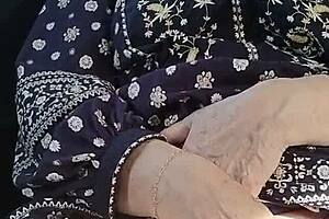 Innocent milf wanking in public carpark