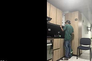 Mi hermanastro me follo en la cocina