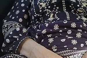 Innocent milf wanking in public carpark