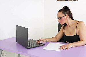 Sexy Secretary Gets 10 Minute Break To Get Her Ass Destroyed Full Video On My Red Page