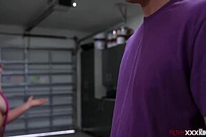 stepson filled stepmoms pussy hoping to make her pregnant
