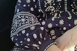 Innocent milf wanking in public carpark