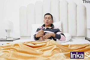 Inka sex mi madrastra me masturba mientras vemos peliculas