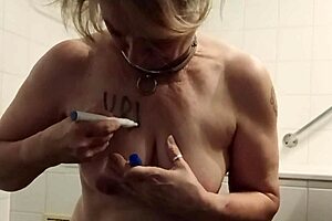 esclave urinates publicly with pins and humiliation