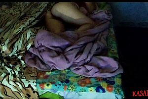 madrasta shares bed with enteado and plans taboo night