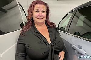 mature plumper lady lynn in motel room