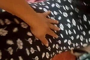 Pillada Masturbándose And He Replaces Her With His Cock
