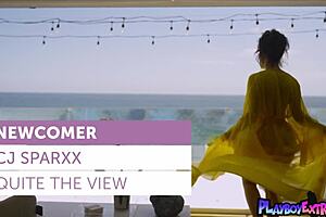Does this latina milf show off her curves outside