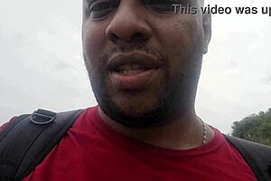 me exibindo na rua saindo da praia