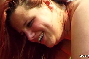 Kövér német MILF keményen baszva anális csoportban