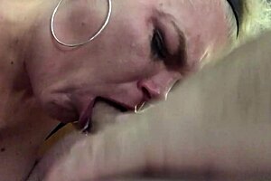 Jenna Jaymes DOMINATES that cock for a facial!