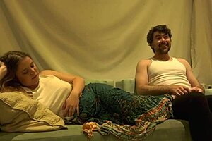 Avondlijke tease met curvy stiefmoeders lichaam